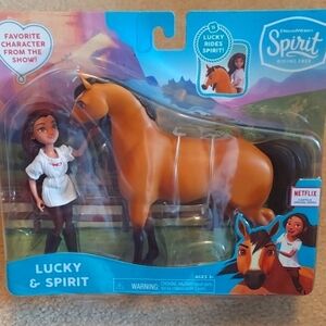NEW Netflix Dreamworks Spirit Riding Free Lucky and Spirit toy set pony